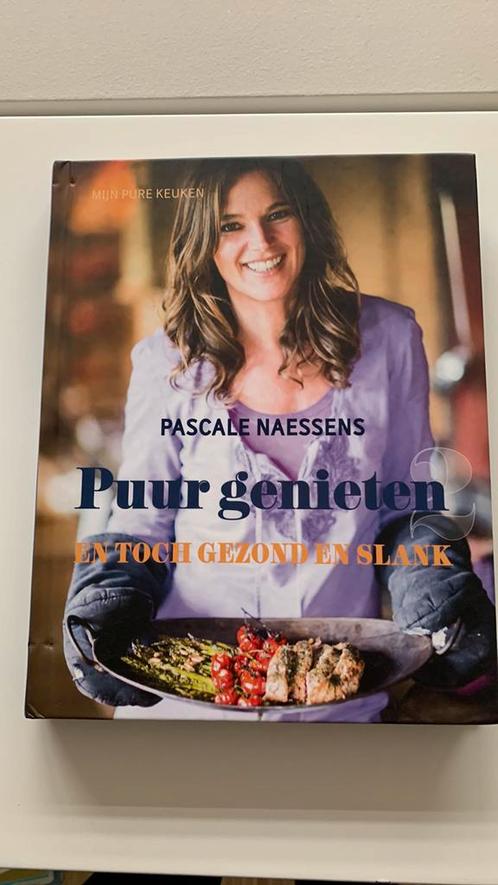 Pascale Naessens - puur genieten 2, Livres, Livres de cuisine, Utilisé, Cuisine saine, Végétarien, Enlèvement ou Envoi