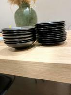 Set  zwarte borden, Huis en Inrichting, Keuken | Servies, Ophalen of Verzenden, Zo goed als nieuw, Bord(en)