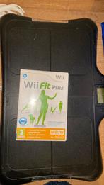 Wii fit plus + board, Games en Spelcomputers, Games | Nintendo Wii, Vanaf 3 jaar, Sport, Ophalen of Verzenden, Zo goed als nieuw