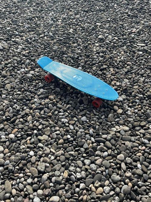 penny board, planche à roulettes en plastique, Sports & Fitness, Skateboard, Comme neuf, Skateboard, Enlèvement