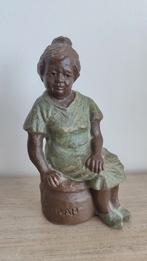 Statuette en terre cuite, Sarah, Enlèvement ou Envoi