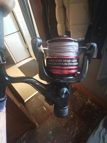 A vendre canne ultimate 3metre 60 avec moulinet  beschikbaar voor biedingen