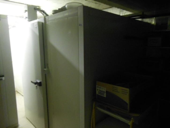 CHAMBRE FROIDE ET CHAMBRE DE CONGELATION DEUX EN UNE, Elektronische apparatuur, Vriezers en Diepvrieskisten, Zo goed als nieuw