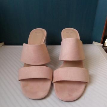 slippers beschikbaar voor biedingen