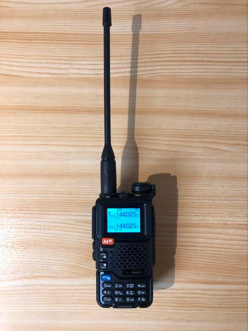 UV5R Plus walkietalkie, Telecommunicatie, Portofoons en Walkie-talkies, Nieuw, Portofoon of Walkie-talkie, 5 tot 15 km, Handsfree-functie