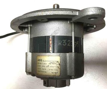 MOTOR 220 volt 90 watt, 2700 toeren. Diverse toepassingen beschikbaar voor biedingen