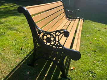 Banc de jardin pieds en fonte, Enlèvement, Comme neuf