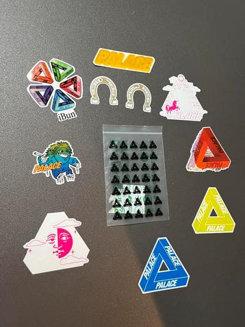 Palace stickers beschikbaar voor biedingen