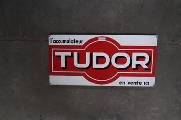 TUDOR gelakt plaatwerk beschikbaar voor biedingen