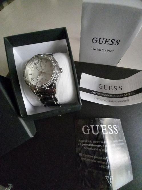 Guess dameshorloge / uurwerk met steentjes, Handtassen en Accessoires, Horloges | Dames, Nieuw, Guess, Ophalen