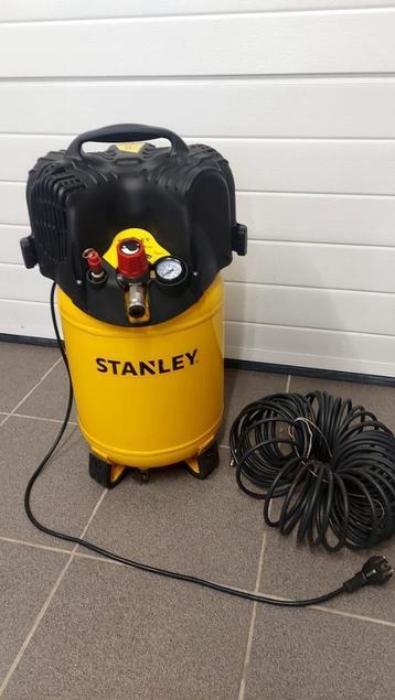 Compresseur sans huile Stanley D200/10/24V, Moins de 25 litres, Moins de 200 litres/min, Comme neuf, Enlèvement