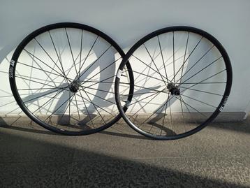DT Swiss P 1800 Spline 23 Disc Racefiets Wielen beschikbaar voor biedingen