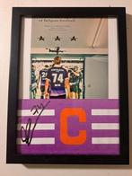 Gesigneerde aanvoerdersband Nathan De Cat, Verzamelen, Sportartikelen en Voetbal, Ophalen of Verzenden, Nieuw