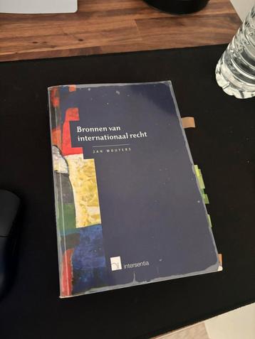 Bronnen van internationaal recht, Enlèvement ou Envoi, Comme neuf