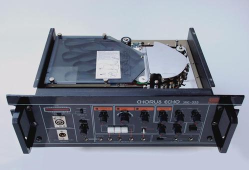roland chorus echo SRE 555, Muziek en Instrumenten, Effecten, Zo goed als nieuw, Chorus, Delay of Echo, Reverb, Overige typen