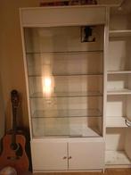 Vitrinekast, Ophalen