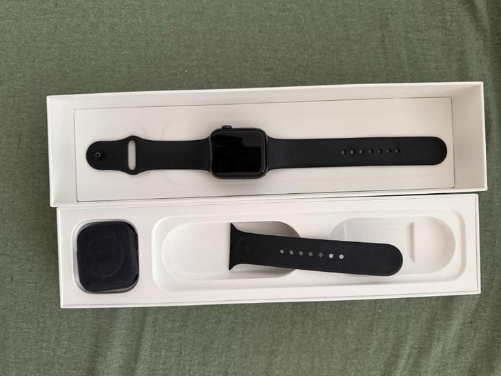 Apple Watch series Space gray 5 44mm, Handtassen en Accessoires, Smartwatches, Gebruikt, iOS, Zwart, Afstand, Calorieverbanding