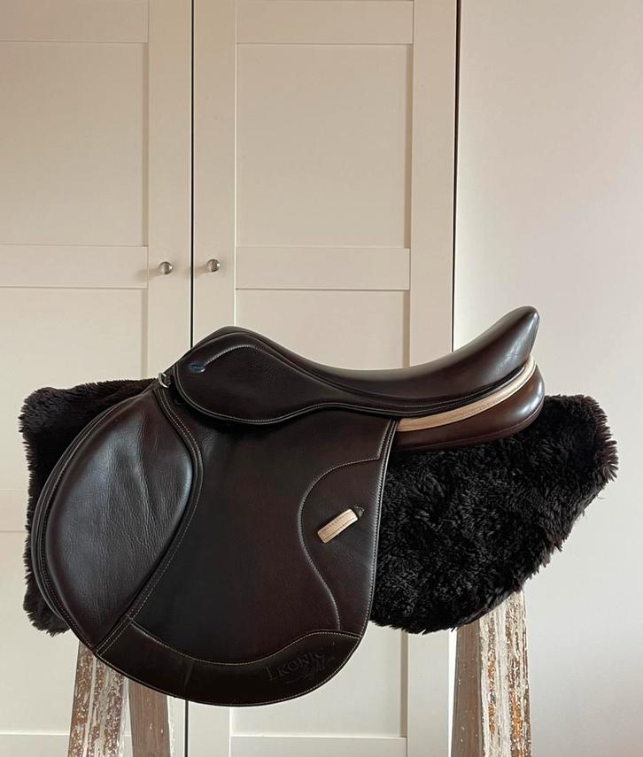 Te Koop Ikonic Springzadel., Dieren en Toebehoren, Paarden en Pony's | Zadels, Zo goed als nieuw, Springen, Ophalen of Verzenden