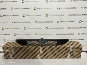 Grill Fiat Doblo FACELIFT NIEUW ORIGINEEL 735615595 beschikbaar voor biedingen