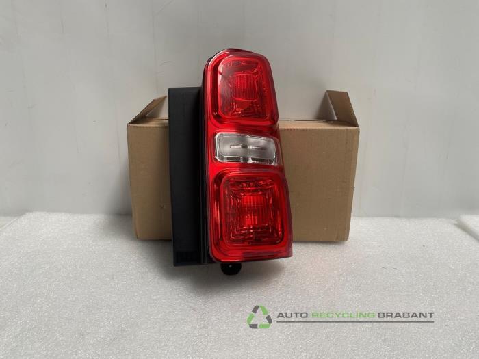 Feu arrière droit d'un Peugeot Expert, Autos : Pièces & Accessoires, Éclairage, Peugeot, Utilisé, 3 mois de garantie, Enlèvement ou Envoi