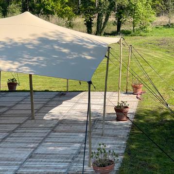 STEENSCHOTTEN - Houten tentvloer - 200m2 beschikbaar voor biedingen