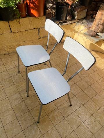 Deux chaises vintage en Formica 1960 beschikbaar voor biedingen