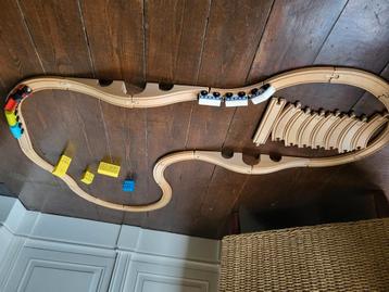 Houten treinspoor van Ikea beschikbaar voor biedingen