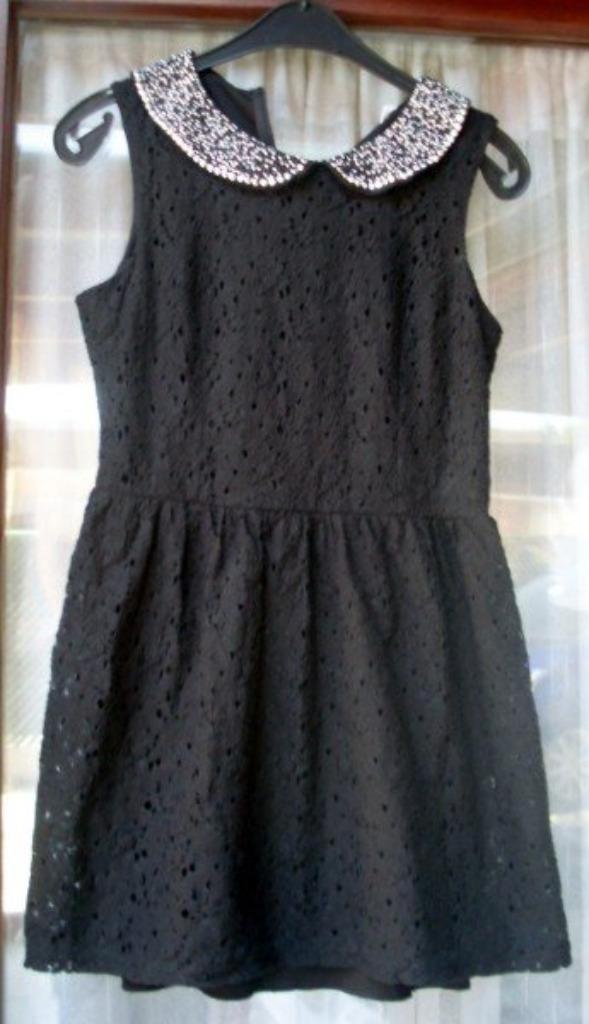 Zwart kleedje/tuniek met versierde kraag maat S van C&A, Kleding | Dames, Blouses en Tunieken, Gedragen, Maat 36 (S), Zwart, Ophalen of Verzenden