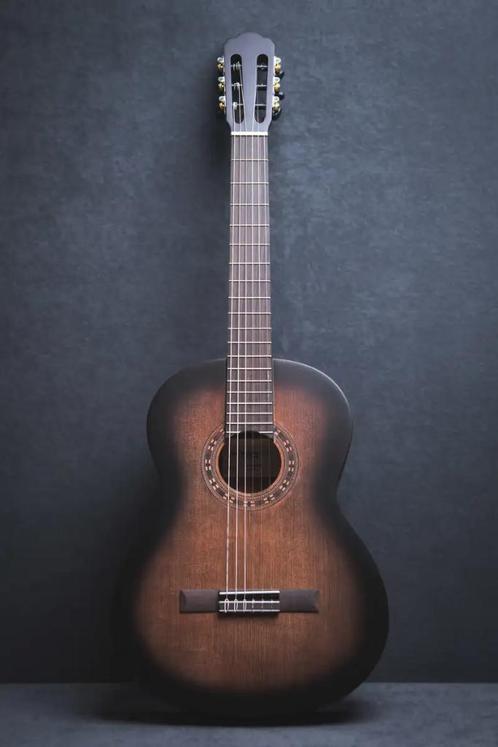Akoestische gitaar La Mancha Romero Granito Antique Brown, Muziek en Instrumenten, Snaarinstrumenten | Gitaren | Akoestisch, Nieuw