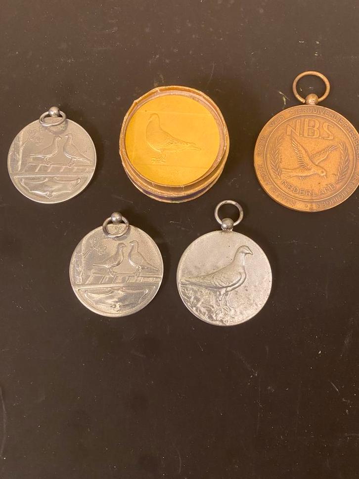 5 Sierduiven Medailles Kampioenschap 1949-1962., Antiek en Kunst, Antiek | Brons en Koper, Ophalen of Verzenden