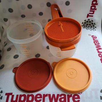 Tupperware vintage handzeef + 2 maatbekers + deksels Nieuwst beschikbaar voor biedingen