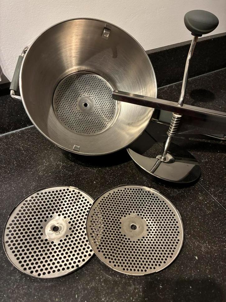 Tamis à purée Passe-vite, Maison & Meubles, Cuisine | Casseroles & Poêles, Comme neuf, Enlèvement ou Envoi