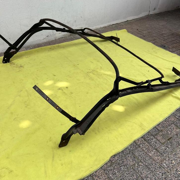 VW Super Beetle 1302 72 ALLEEN cabrioletframe, Auto diversen, Auto-accessoires, Gebruikt, Ophalen of Verzenden