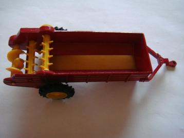 Remorque agricole métal. "Manure Spreader Vintage". N 2. beschikbaar voor biedingen