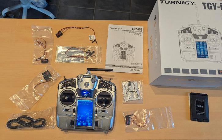 Turnigy TGY-I10 10ch radiobediening + ontvangers en sensoren, Hobby en Vrije tijd, Modelbouw | Radiografisch | Vliegtuigen, Zo goed als nieuw