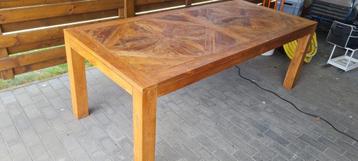 Teak tafel 220 x 99.5 cm beschikbaar voor biedingen