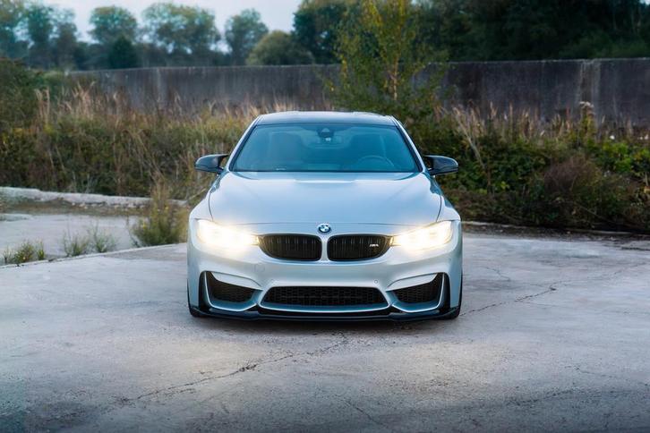 F82 m4 in topconditie, Auto's, BMW, Particulier, 4 Reeks, ABS, Adaptieve lichten, Airbags, Airconditioning, Alarm, Bluetooth, Bochtverlichting