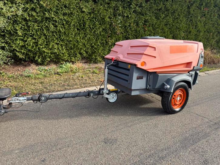 Atlas Copco XAS47 mobiele compressor 2400l/min, Zakelijke goederen, Machines en Bouw | Pompen en Compressoren, Ophalen