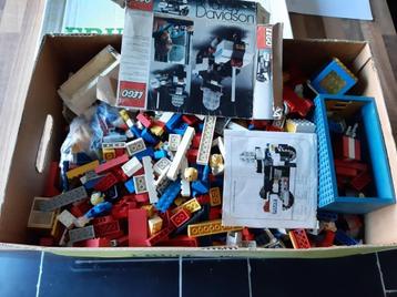 Boîte pleine de Lego des années 70 d'environ 5,5 kg