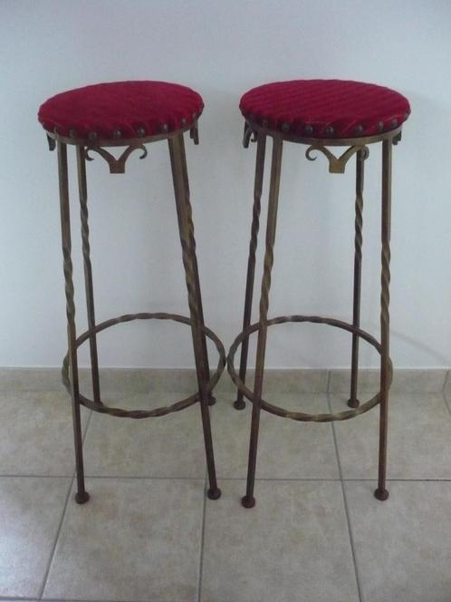 2 knappe vintage krukken / barkrukken, Huis en Inrichting, Barkrukken, Gebruikt, 60 tot 90 cm, Metaal, 2 krukken, Ophalen