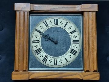 Richter Quartz vintage wandklok uit de jaren 50 beschikbaar voor biedingen