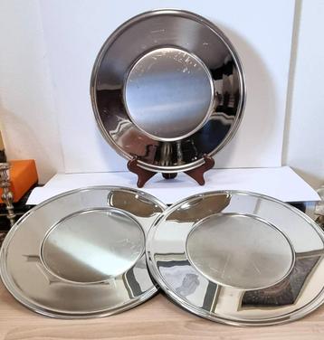 Onderborden van "Guy Degrenne" set van 8. beschikbaar voor biedingen