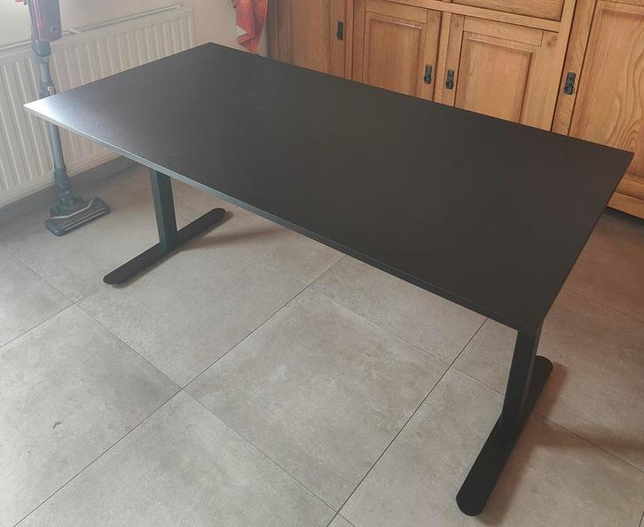 Zwarte bureau te koop Temse, Huis en Inrichting, Bureaus, Zo goed als nieuw, Bureau, Ophalen