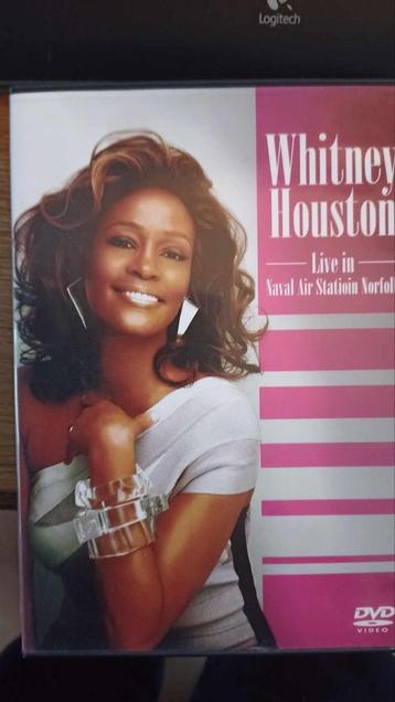 whitney Houston live in naval air station Norfolk. beschikbaar voor biedingen