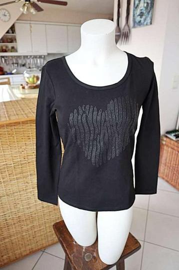 leuk zwart hart T-shirt beschikbaar voor biedingen
