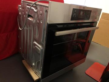 AEG SteamBake Een multifunctionele inbouwoven (BES351110M), Oven, Zo goed als nieuw, Inbouw, 45 tot 60 cm