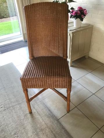 Rieten stoelen beschikbaar voor biedingen