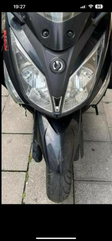 Scooter Sym 125 Joymax  beschikbaar voor biedingen