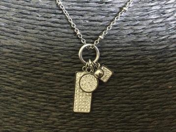 Victoria ketting zilverkleur beschikbaar voor biedingen