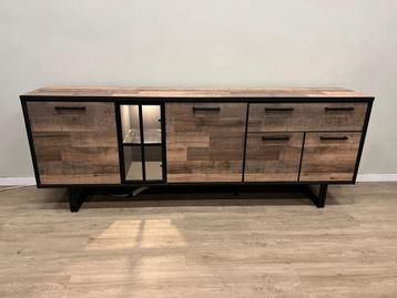 Dressoir Henders en Hazel Avalon 230cm nu voor maar €799,-! beschikbaar voor biedingen